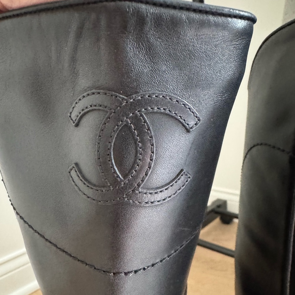 CHANEL Black Leather Knee-High  Boots - Picture 4 of 15
